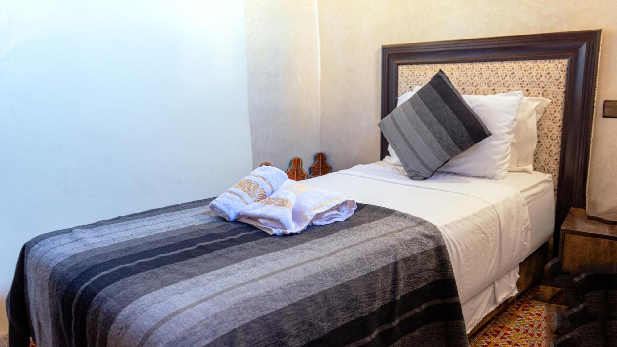 Riad Dar El Ouedghiri Fès Eksteriør bilde